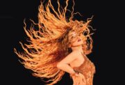 Shakira esiintyy Egyptissä