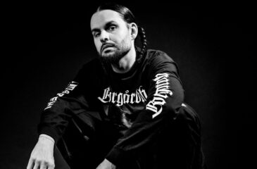 Timo Pieni Huijaus korvaa Pyhimyksen