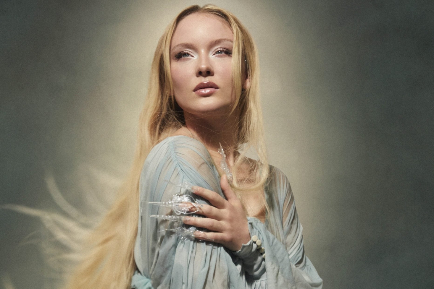 Zara Larsson promokuvassa.