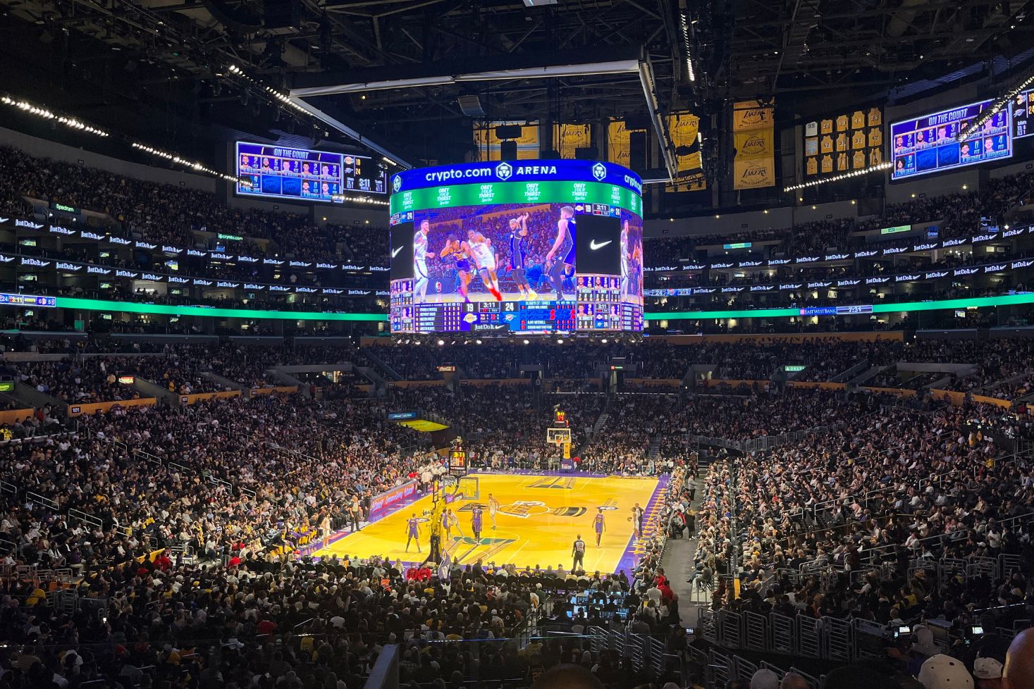 Los Angeles Lakers on myyty toistamiseen 18 kuukauden sisällä.