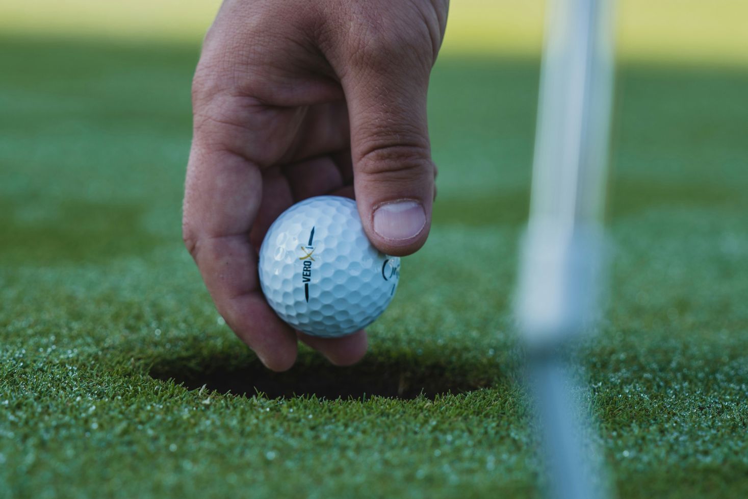Golfaaja lavasti hole-in-onen