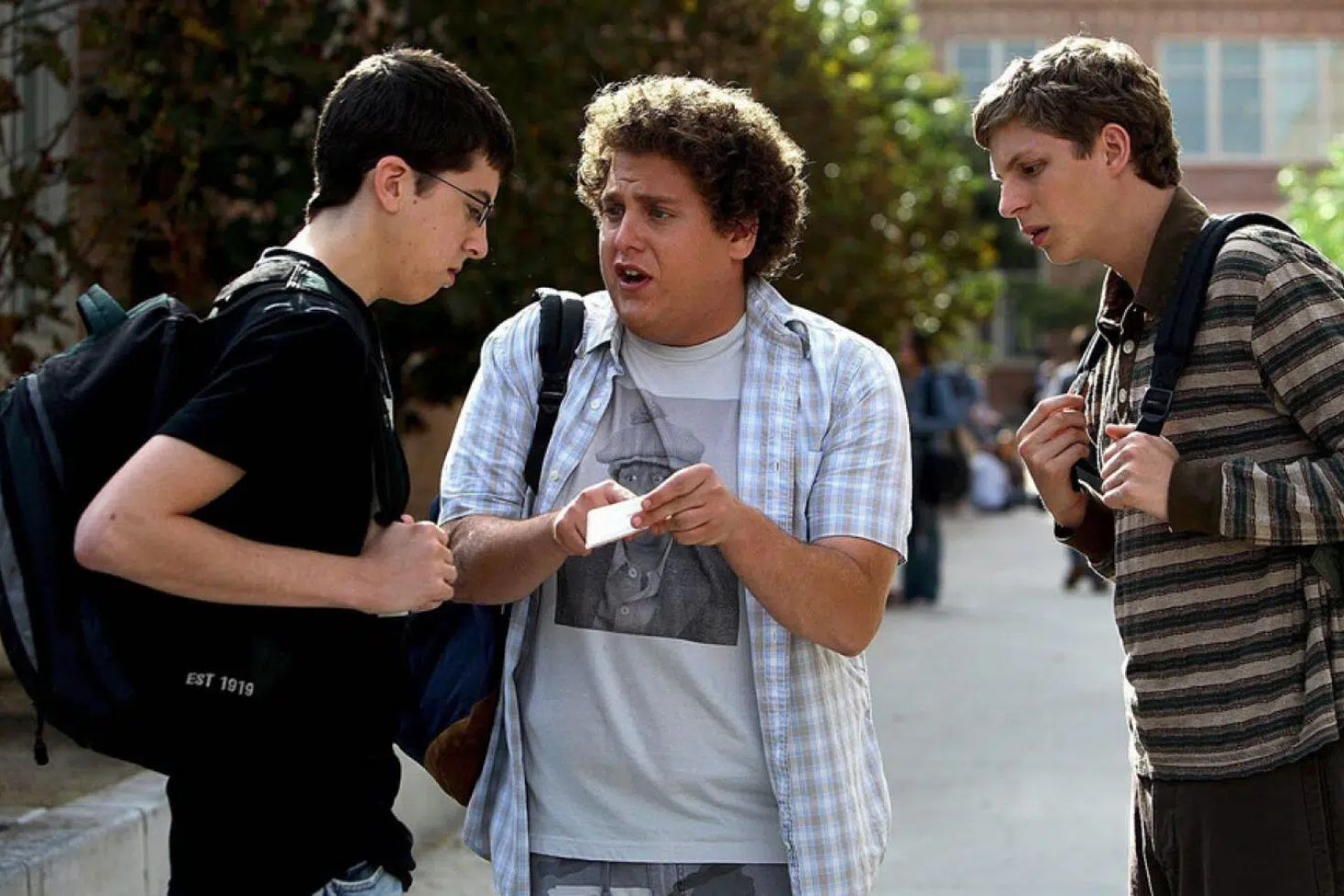 Jonah Hill ja kaksi muuta näyttelijää Superbad-elokuvassa.