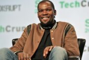 Durant ivailee huumorillisesti LeBronin jättisopimukselle