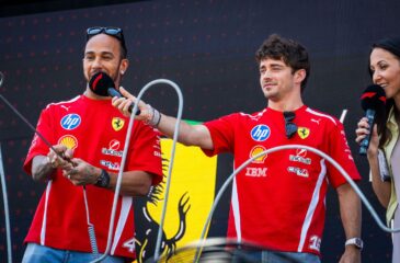 Lewis Hamilton kritisoi Ferraria kovasanaisesti.