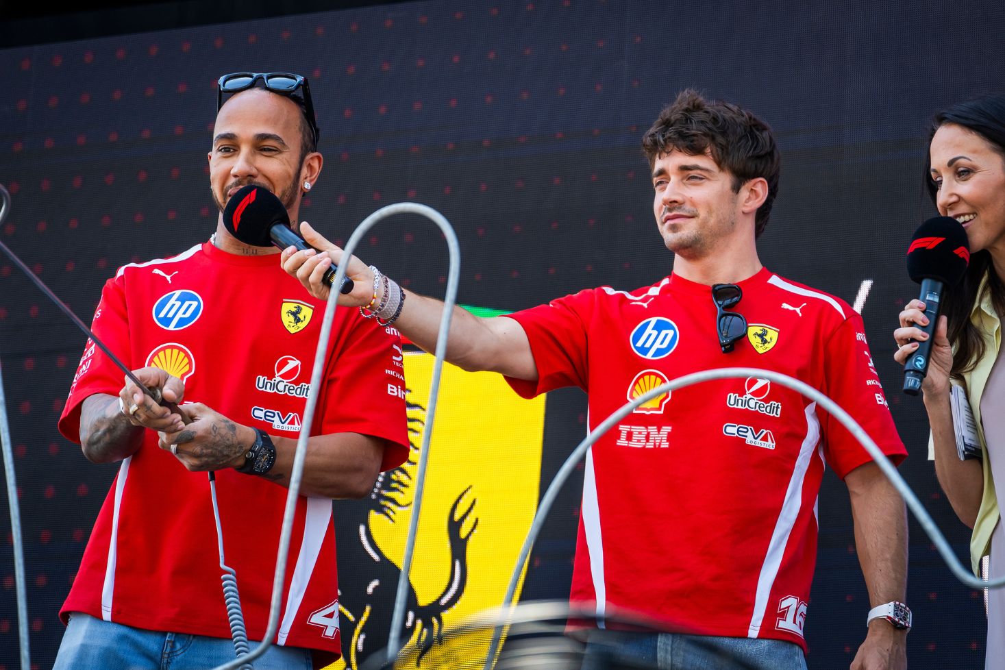 Lewis Hamilton kritisoi Ferraria kovasanaisesti.