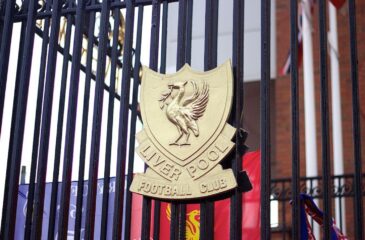 Jeff Bezoksen ensimmäinen urheilusijoitus voi olla Liverpool FC