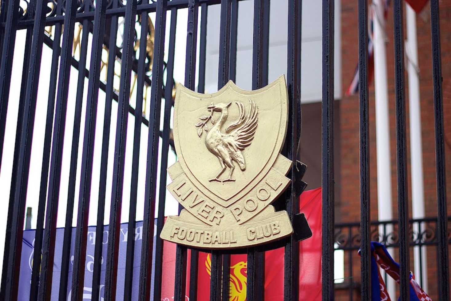 Jeff Bezoksen ensimmäinen urheilusijoitus voi olla Liverpool FC