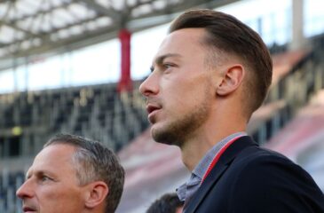 Newcastle-pomolta täystyrmäys Man United- siirrolle