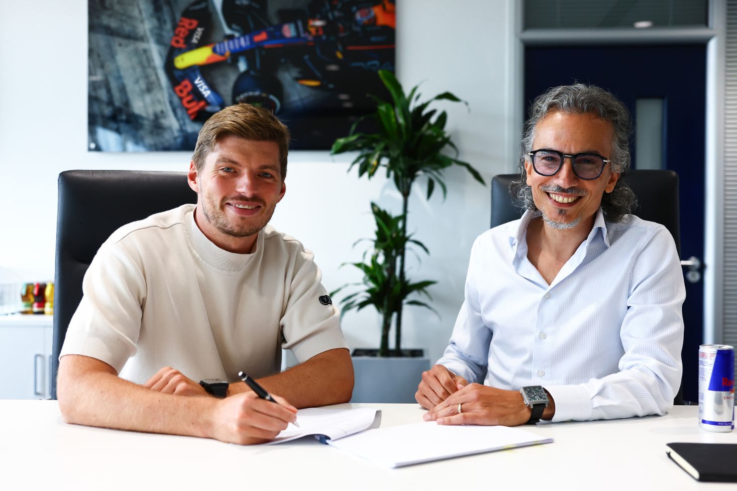 Max Verstappen jatkaa Red Bullilla