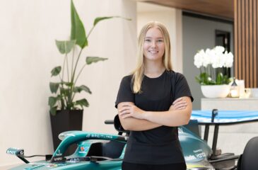 Ella Lähdenmaa huippuvauhdissa formulatesteissä.