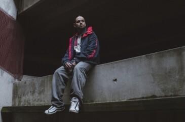 Timo Pieni Huijaus Son of Velkala -albumin promokuvassa