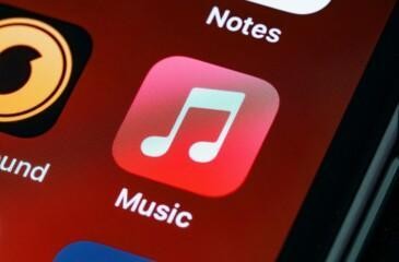 Apple Music vaihtoi logonsa