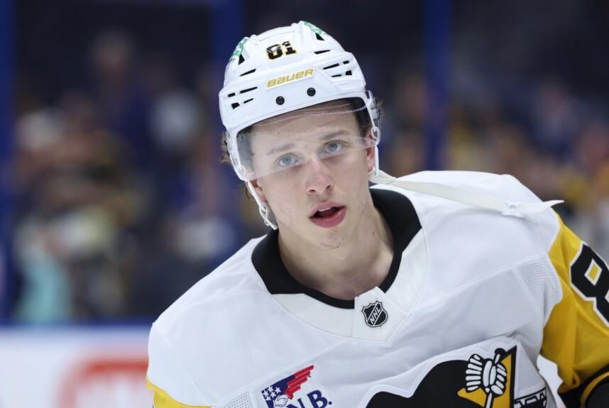 NHL-joukkueen lento kääntyi takaisin pelaajan sairauskohtauksen vuoksi.