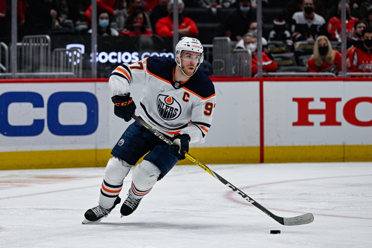 Connor McDavid pelasi NHL-uransa 800. ottelun.