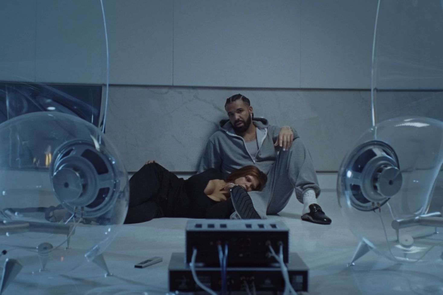 Drake Janice STFU -musiiikkivideolla
