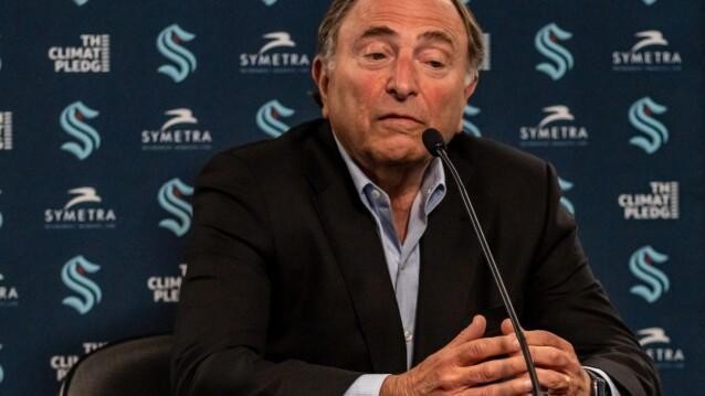Gary Bettman sohaisi muurahaispesään kommenteillaan.