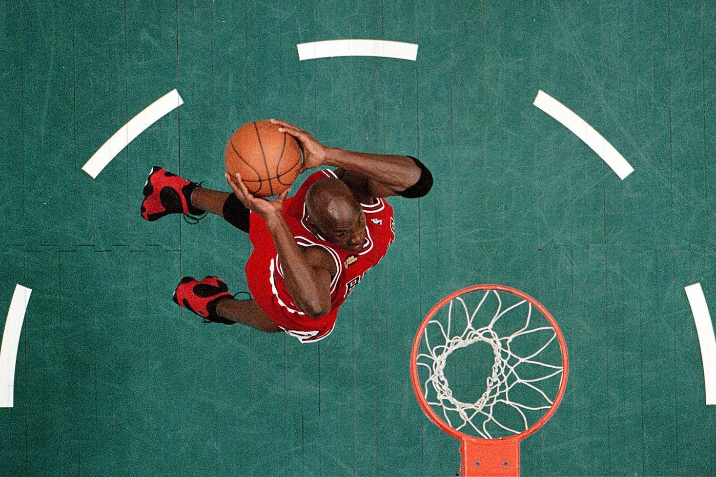 Michael Jordanin pelipaita päätyi kiinteistösijoittajalle.