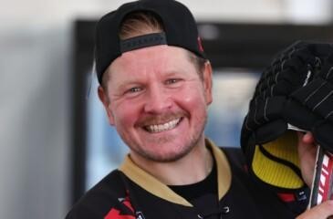 Petri Kontiola valokuvassa.