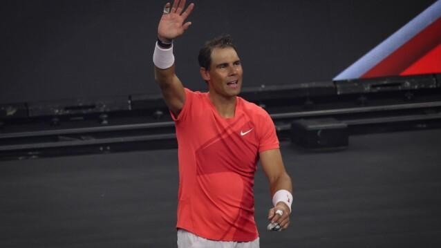 Rafael Nadal palaa tenniskentille.