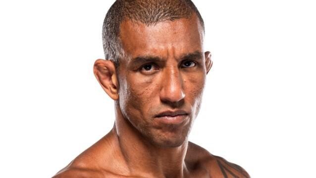 Raoni Barcelos romahti UFC-ottelussa
