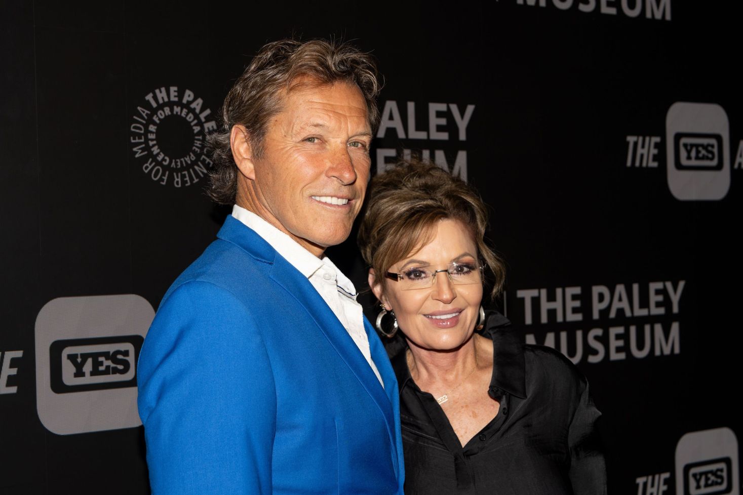 Ron Duguay kuoli 69-vuotiaana, kuvassa Duguay ja Sarah Palin Paley Museumin tilaisuudessa vuonna 2024