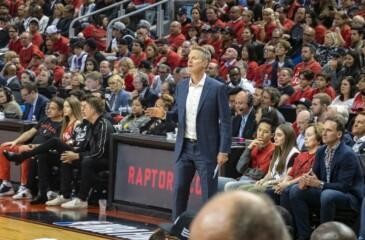 NBA-mestarivalmentaja Steve Kerr tapasi kaksoisolentonsa.
