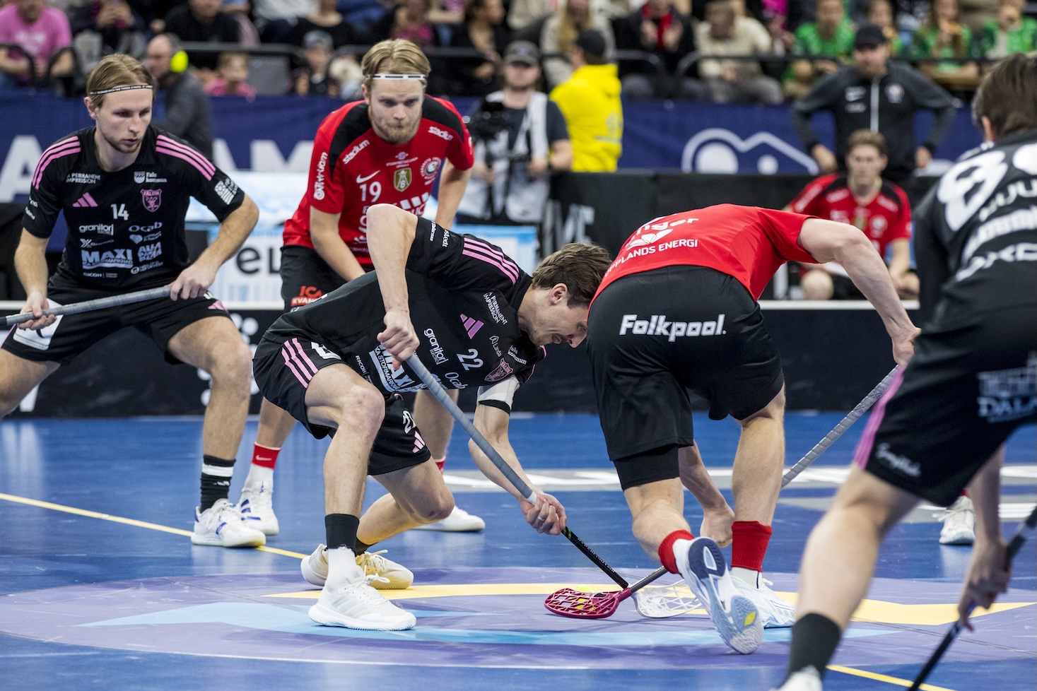 Ruotsalainen salibandy ei voi hyvin seurajoukkuetasolla.